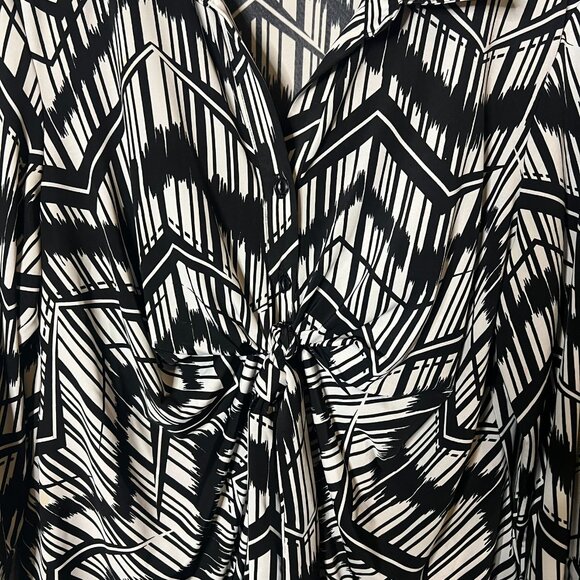 Studio 1940 Size L Black & White Geometric Print Tie-Front Collared Blouse - Picture 3 of 4